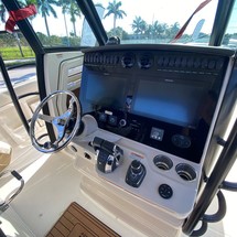 Boston Whaler 380 Outrage
