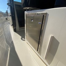 Boston Whaler 380 Outrage