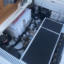 Boston Whaler 380 Outrage