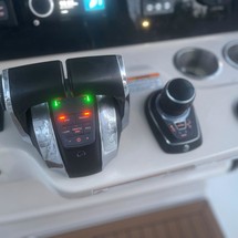 Boston Whaler 380 Outrage
