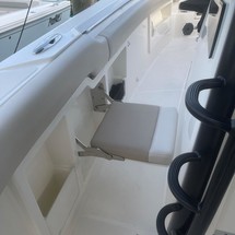 Boston Whaler 380 Outrage