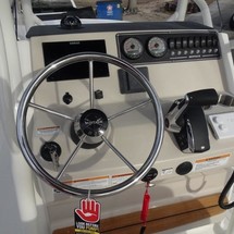 Boston Whaler 210 Montauk