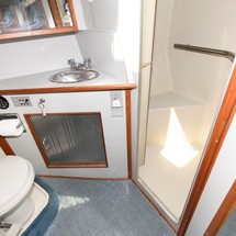 Sea ray 390 express cruiser