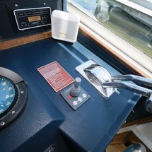 Sea ray 390 express cruiser