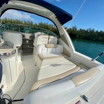 Sea Ray 330 Sundancer