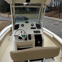 Scout Boats 225 XSF