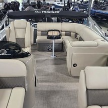 Sun Tracker Party Barge 20 DLX