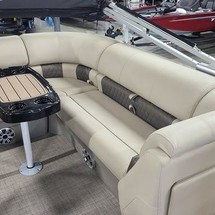Sun Tracker Party Barge 20 DLX
