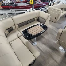 Sun Tracker Party Barge 20 DLX