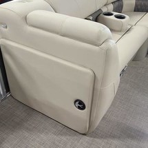 Sun Tracker Party Barge 20 DLX