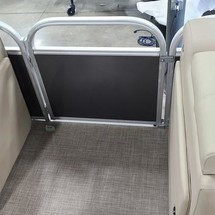 Sun Tracker Party Barge 20 DLX