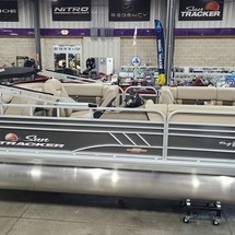 Sun Tracker Party Barge 20 DLX