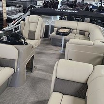 Sun Tracker Party Barge 20 DLX