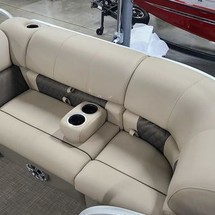 Sun Tracker Party Barge 20 DLX