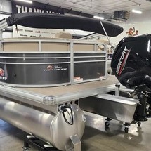 Sun Tracker Party Barge 20 DLX