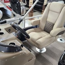 Sun Tracker Fishin Barge 20 DLX