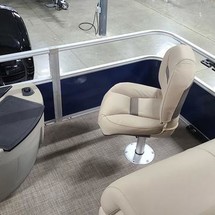 Sun Tracker Fishin Barge 20 DLX