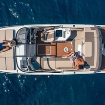 Bayliner VR5 Cuddy