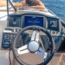 Bayliner VR5 Cuddy