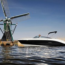 Sea ray 230 signature bowrider