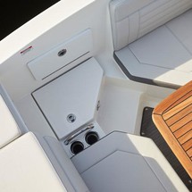 Sea ray 230 signature bowrider