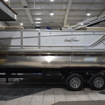 Sunchaser Boats Geneva Cruise 22 LR DH