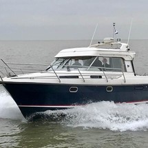 Nimbus 320 Coupe
