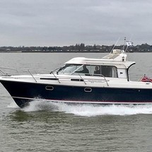 Nimbus 320 Coupe