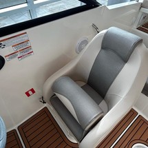 Bayliner VR5 Cuddy