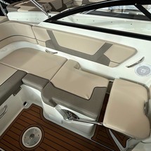 Bayliner VR5 Cuddy