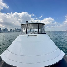 Sea Ray 580 Sedan Bridge