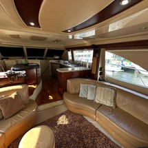 Sea Ray 580 Sedan Bridge