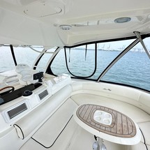 Sea Ray 580 Sedan Bridge