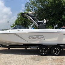 Malibu Wakesetter 23 LSV