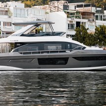 Azimut 68 Plus