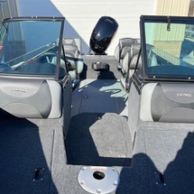 Lund Boats 1875 Crossover XS