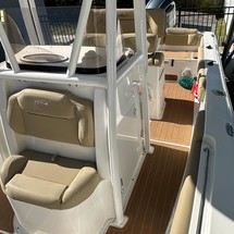 Sea Ray hunt ultra 211