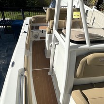 Sea Ray hunt ultra 211