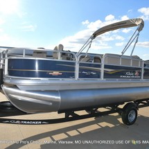 Sun Tracker Bass Buggy 18 DLX