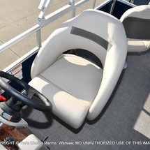 Sun Tracker Bass Buggy 18 DLX