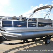 Sun Tracker Bass Buggy 18 DLX