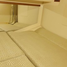 Grady-White Express 330