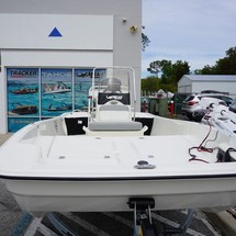 Mako Pro Skiff 17 CC