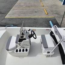 Mako Pro Skiff 17 CC