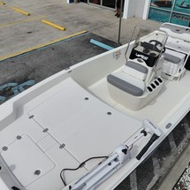 Mako Pro Skiff 17 CC