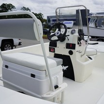 Mako Pro Skiff 17 CC