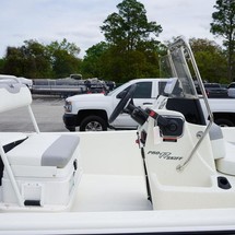 Mako Pro Skiff 17 CC