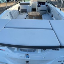 Sea Ray SPX 230