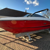 Sea Ray SPX 230