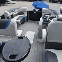 Sunchaser Boats Geneva Sport 24 LR DH Sport